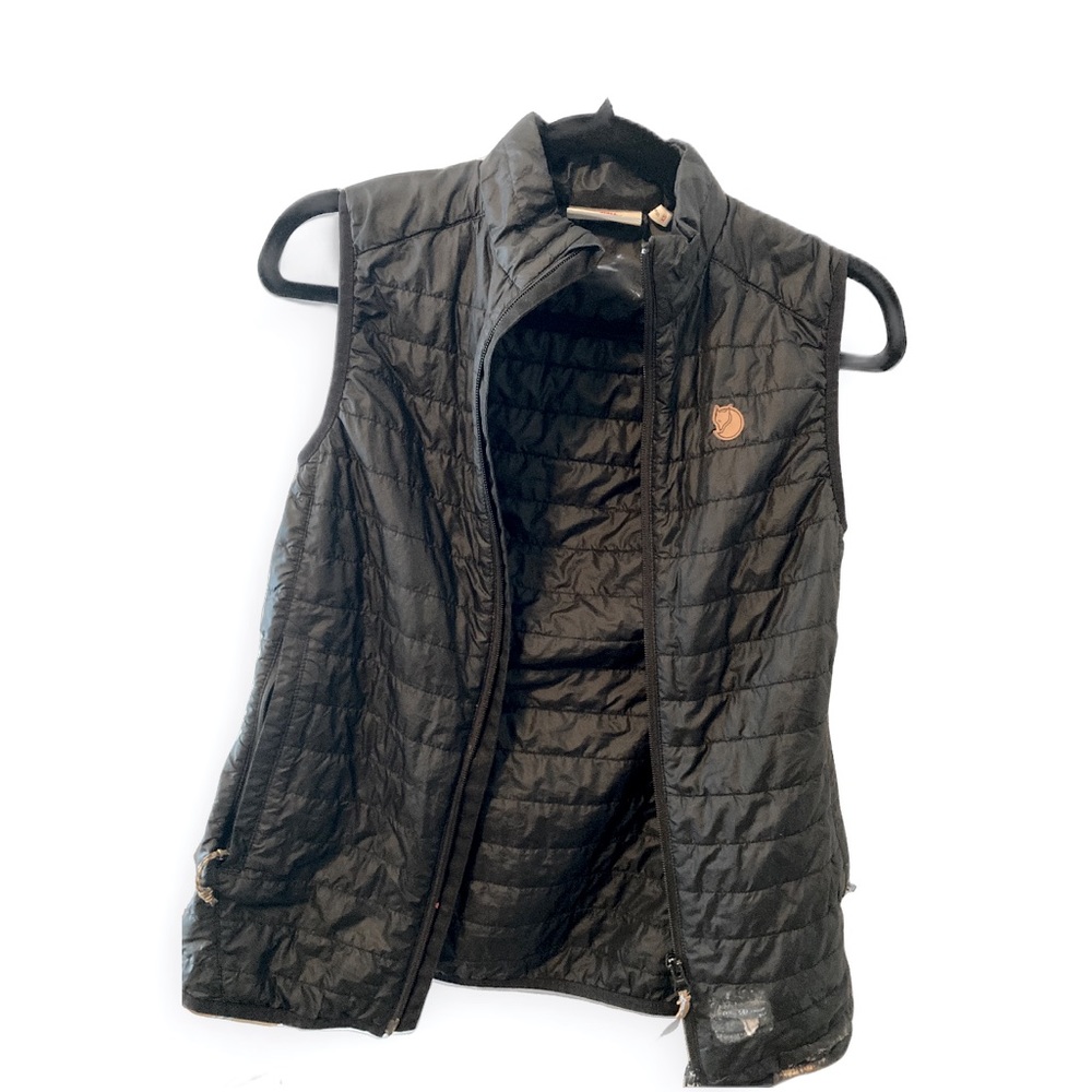 FJALL RAVEN, Black Vest, XS, puffy vest, outerwear, winter, down